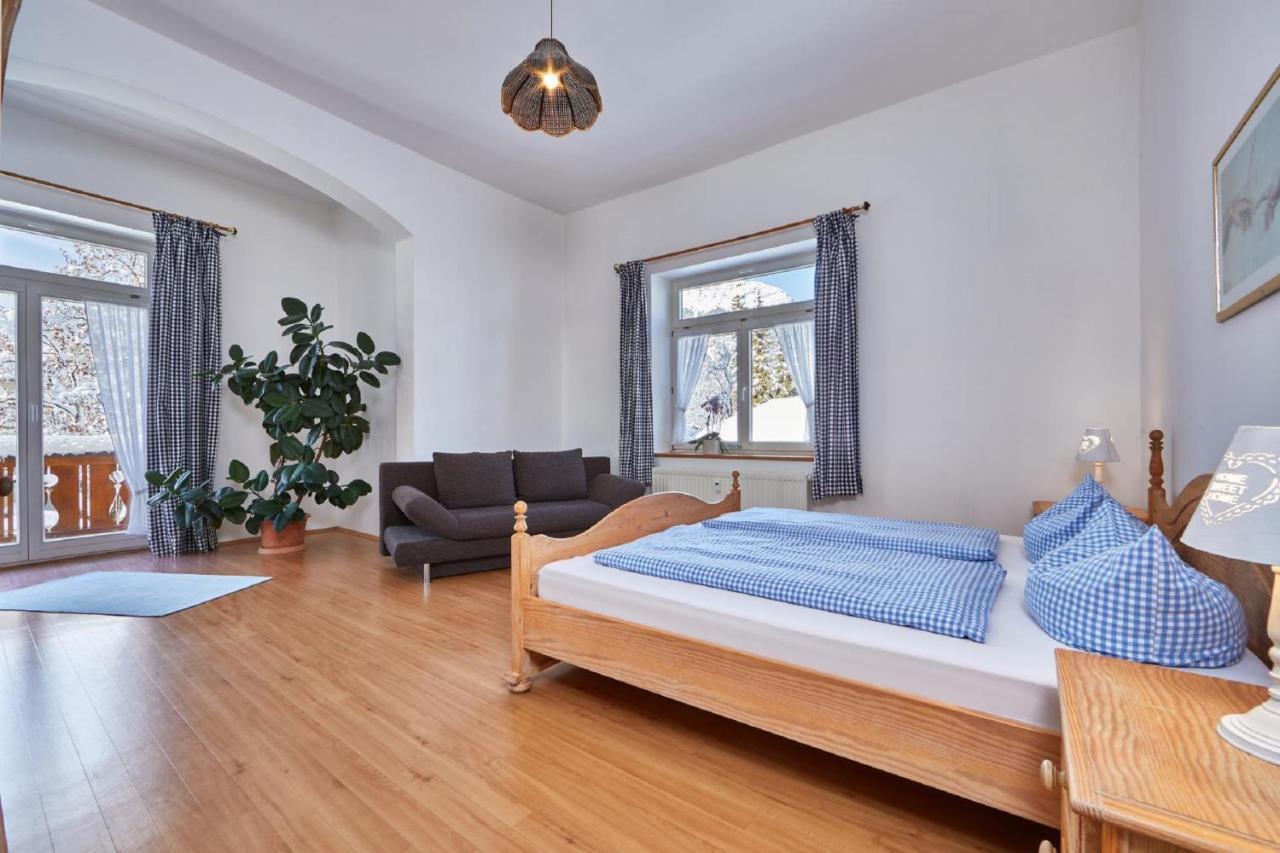 Apartments Alte Villa Гарміш-Партенкірхен Екстер'єр фото